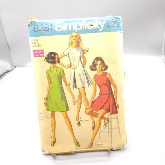 Vintage Sewing PATTERN Simplicity 8281, Junior Misses 1969 Dress in Two Lengths - Picture 1 of 2